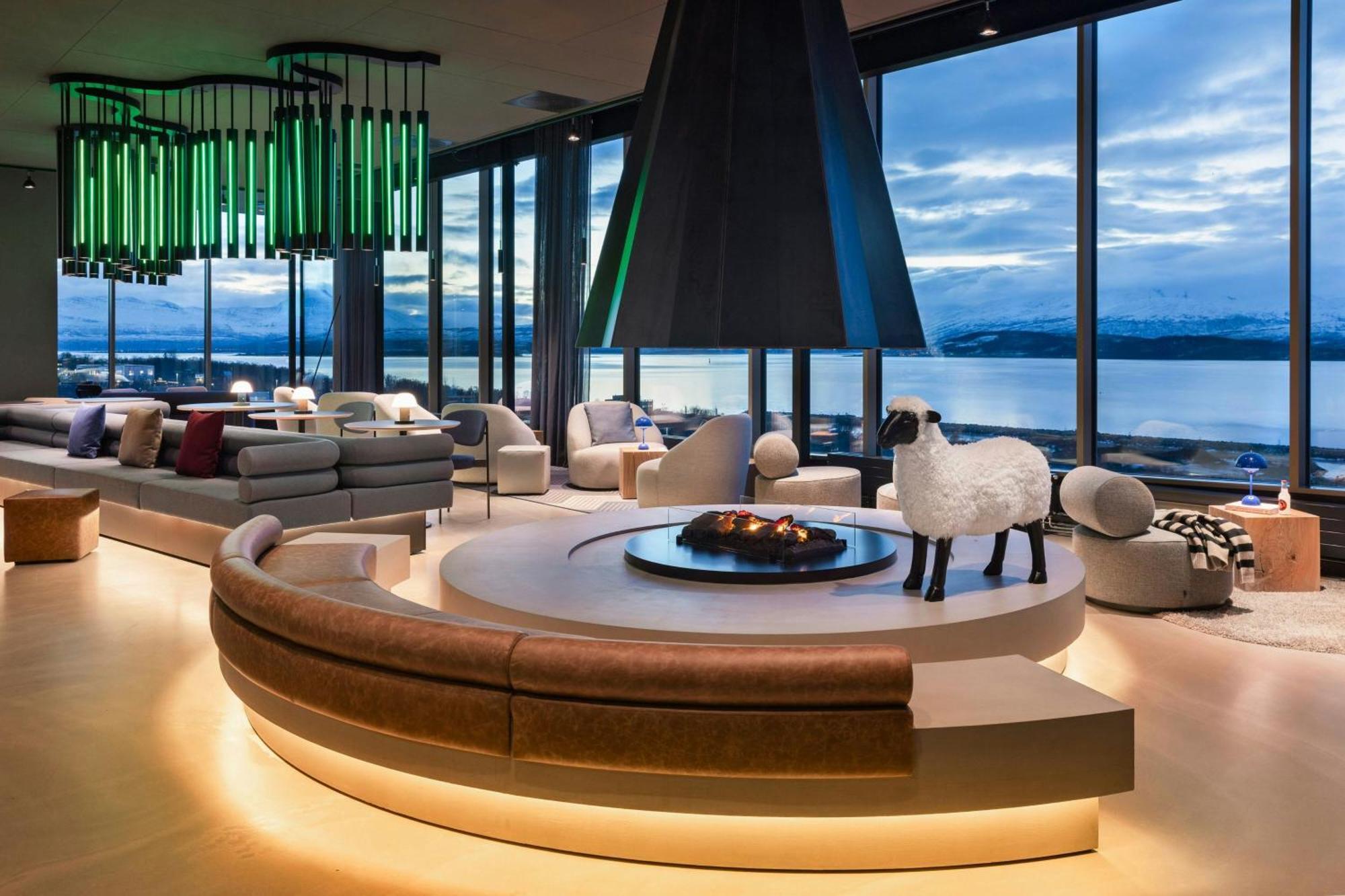 Готель Moxy Тромсе Екстер'єр фото
